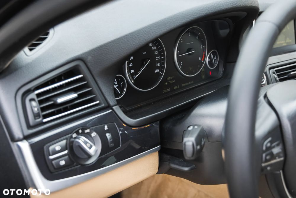 BMW Seria 5 520d xDrive Luxury Line - 15