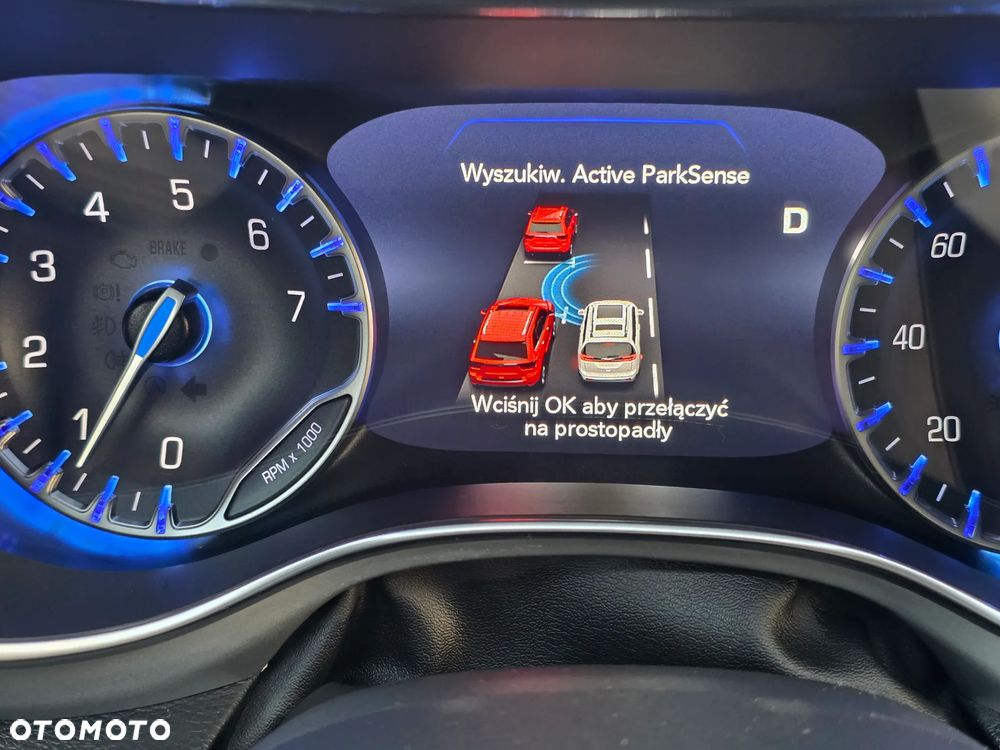 Chrysler Pacifica - 34