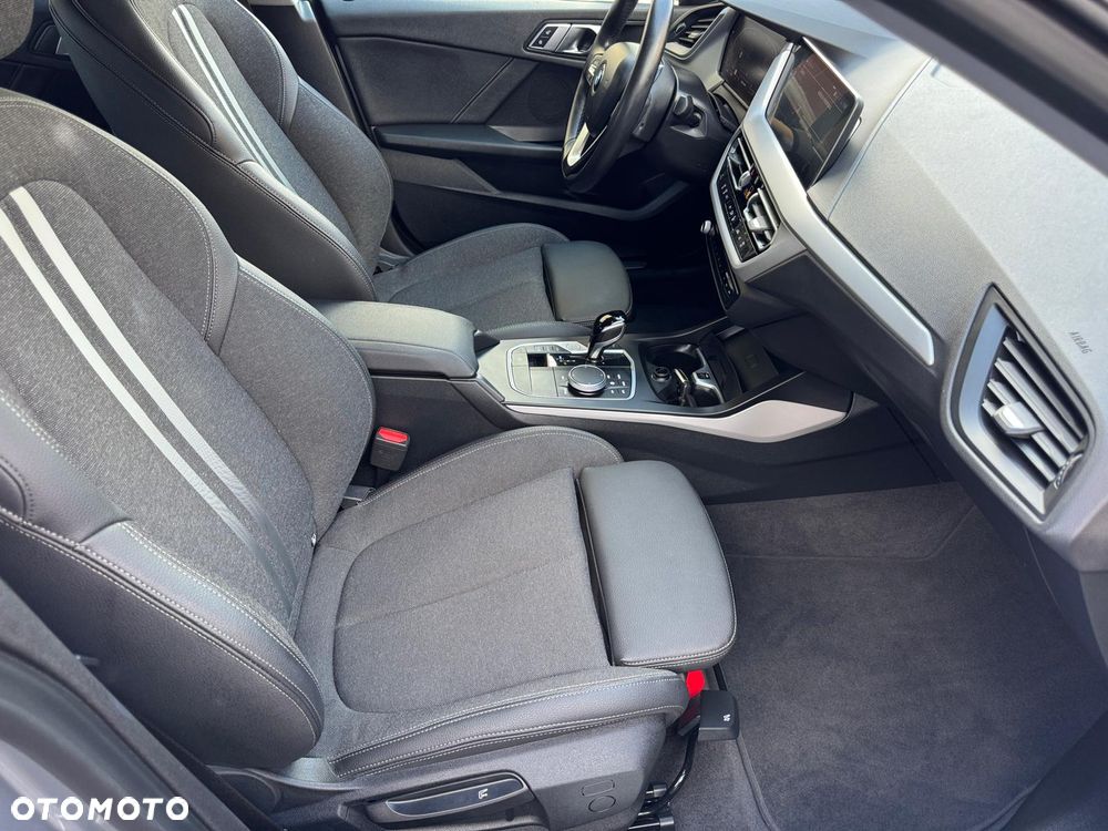 BMW Seria 2 220i Advantage sport - 17