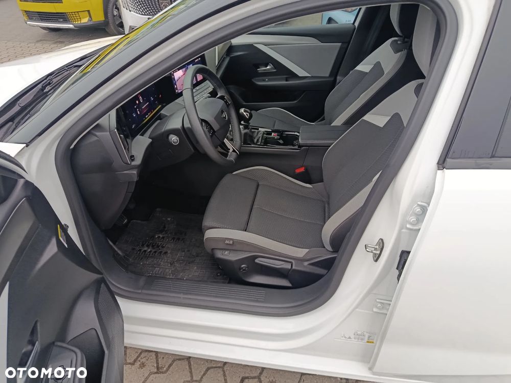 Opel Astra 1.2 T Business Edition S&S - 8