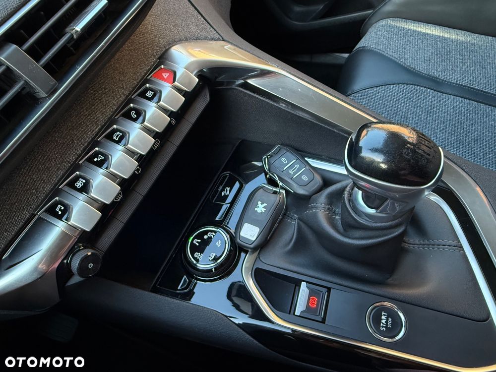 Peugeot 3008 HDi 115 Allure - 15