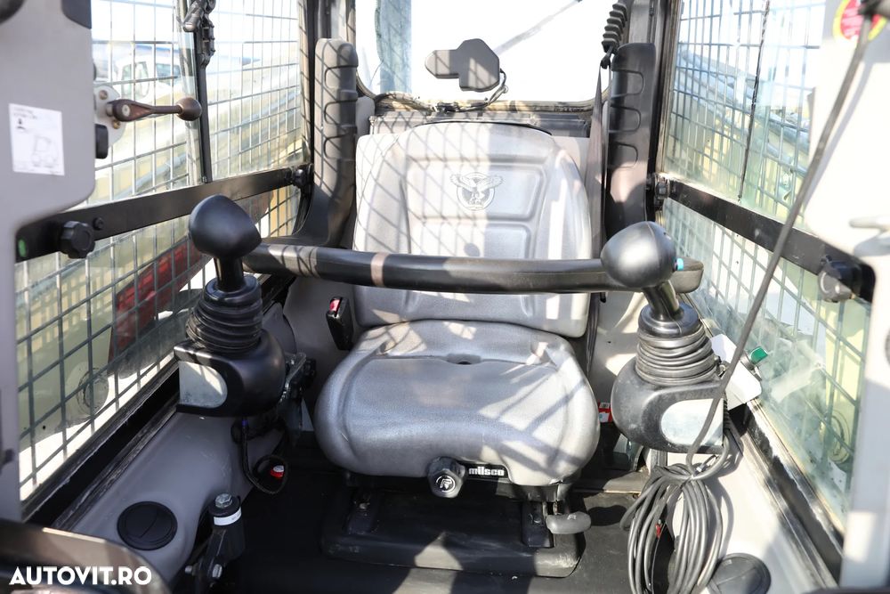 Case SR 250 Loader - 11
