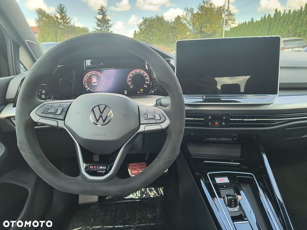 Volkswagen Golf - 11