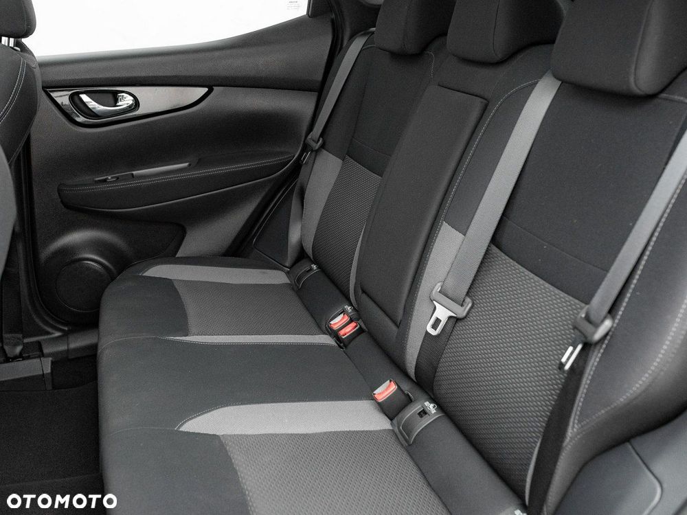 Nissan Qashqai 1.3 DIG-T N-Connecta DCT - 33