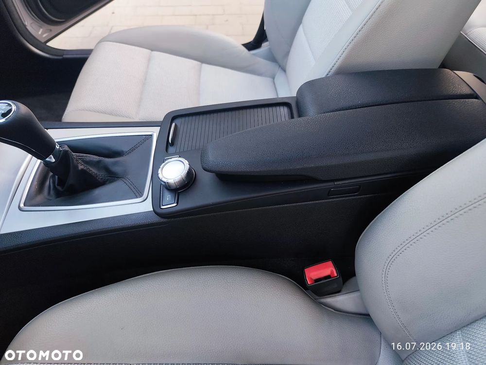 Mercedes-Benz Klasa C 200 CDI BlueEff Avantgarde - 24