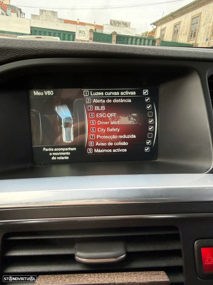 Volvo V60 2.4 D6 R-Design Sum.AWD Phev - 25