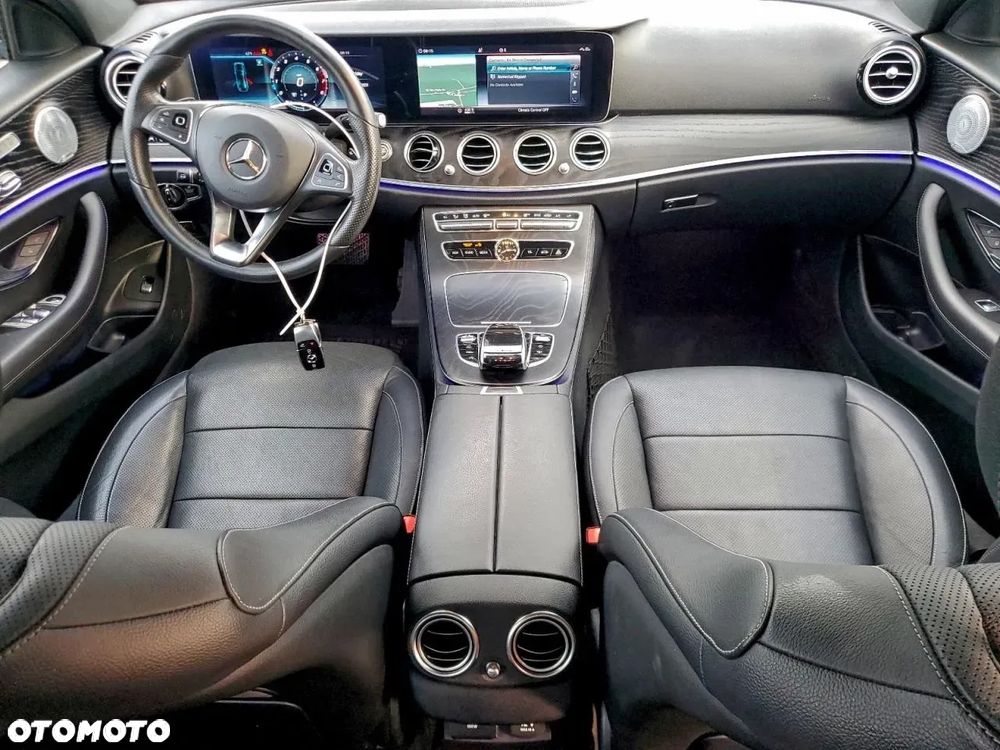 Mercedes-Benz Klasa E 300 9G-TRONIC - 8