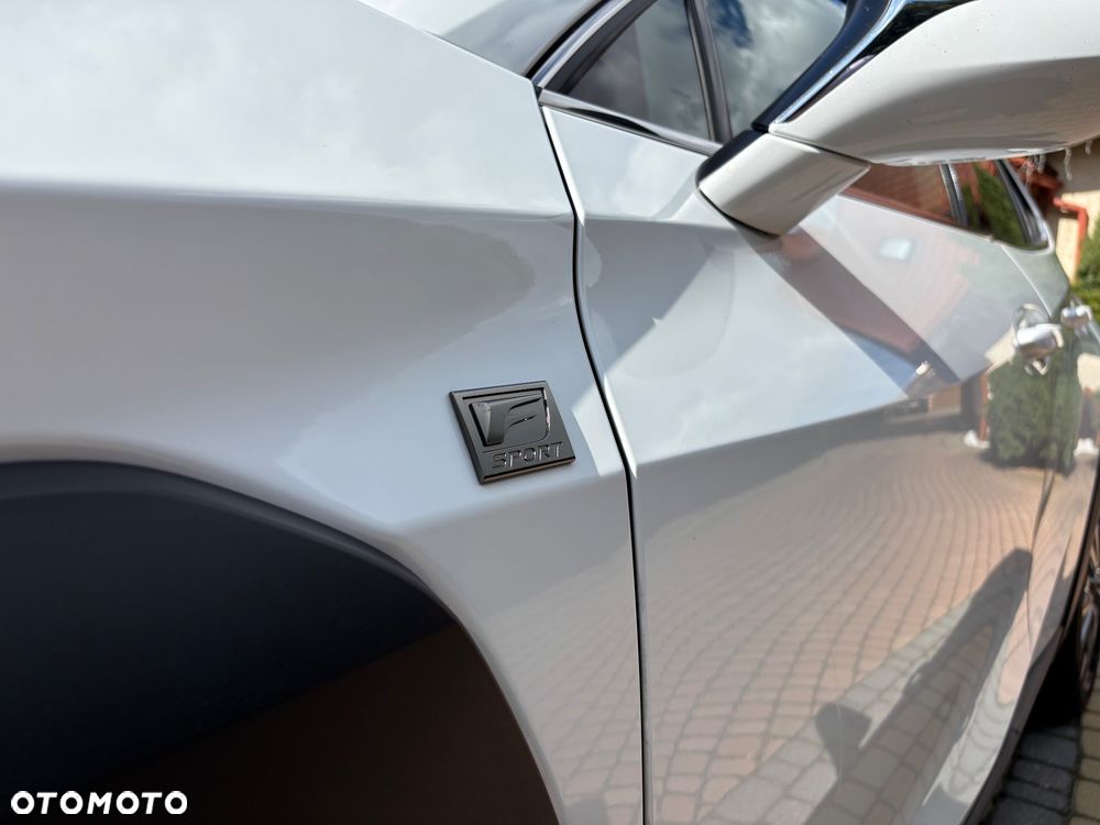 Lexus UX - 18