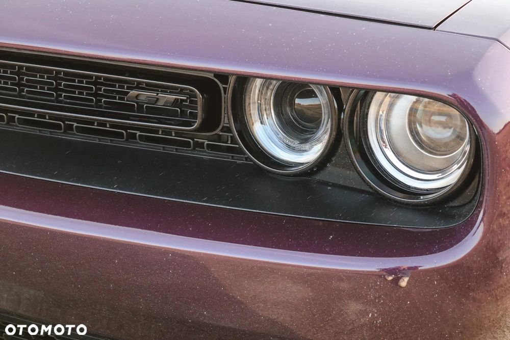Dodge Challenger - 9