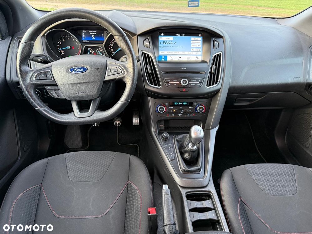 Ford Focus 1.5 EcoBoost ST-Line - 12