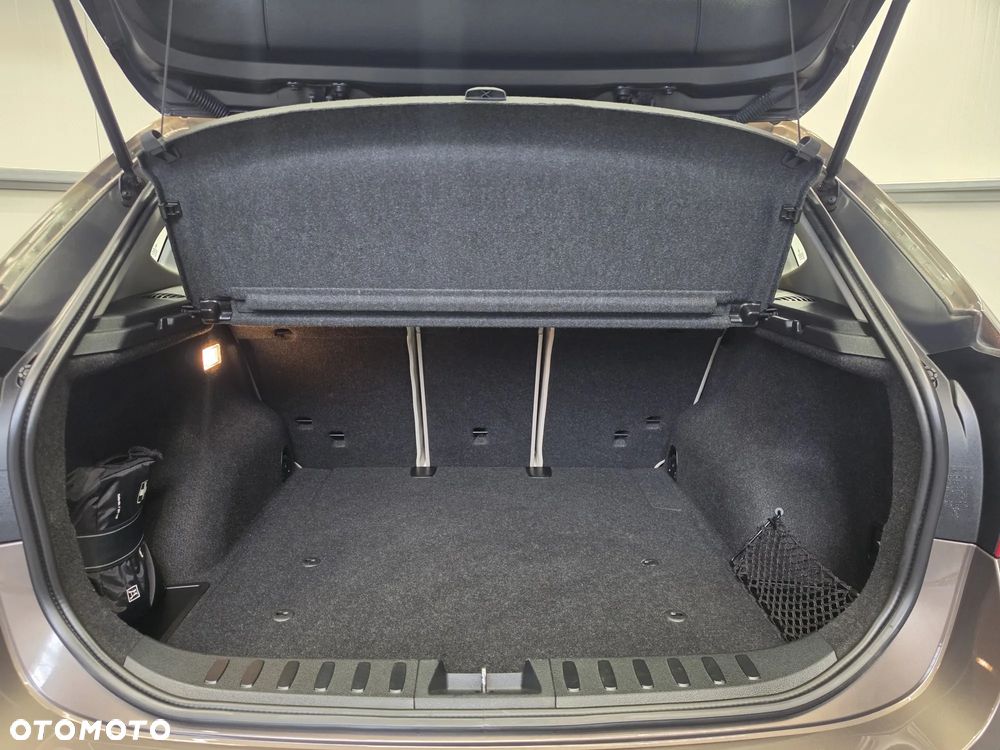 BMW X1 xDrive18d xLine - 39