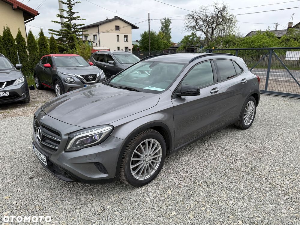 Mercedes-Benz GLA 200 Urban - 14