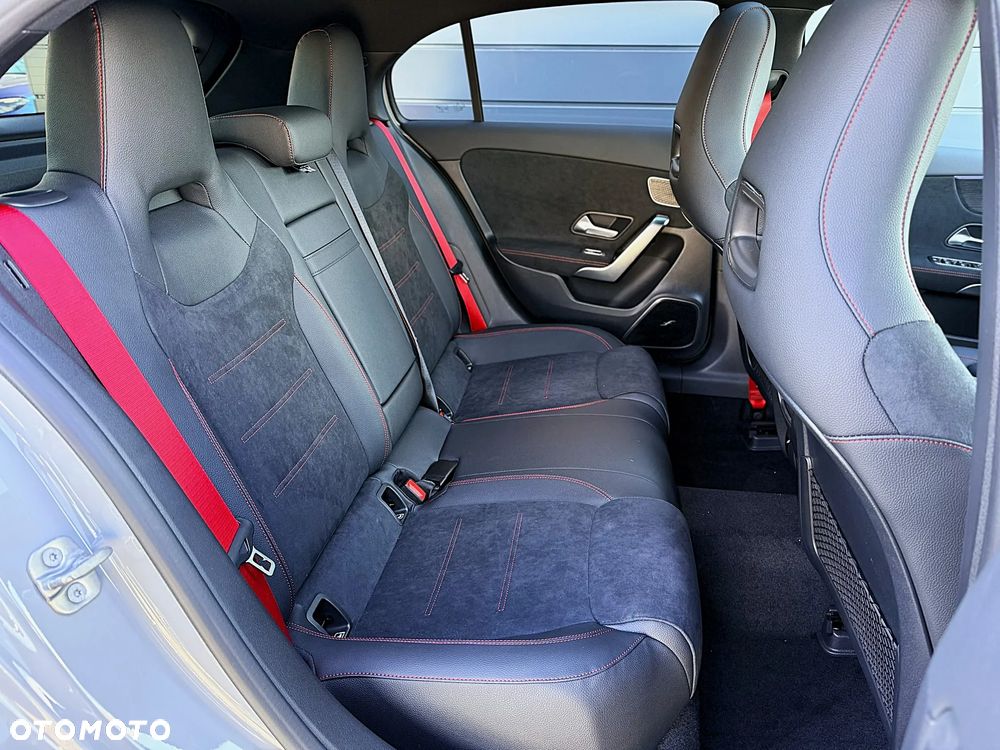 Mercedes-Benz Klasa A 35 AMG 4-Matic 8G-DCT - 24