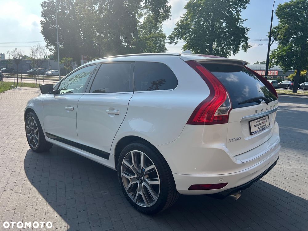 Volvo XC 60 D5 AWD R-Design Momentum - 5