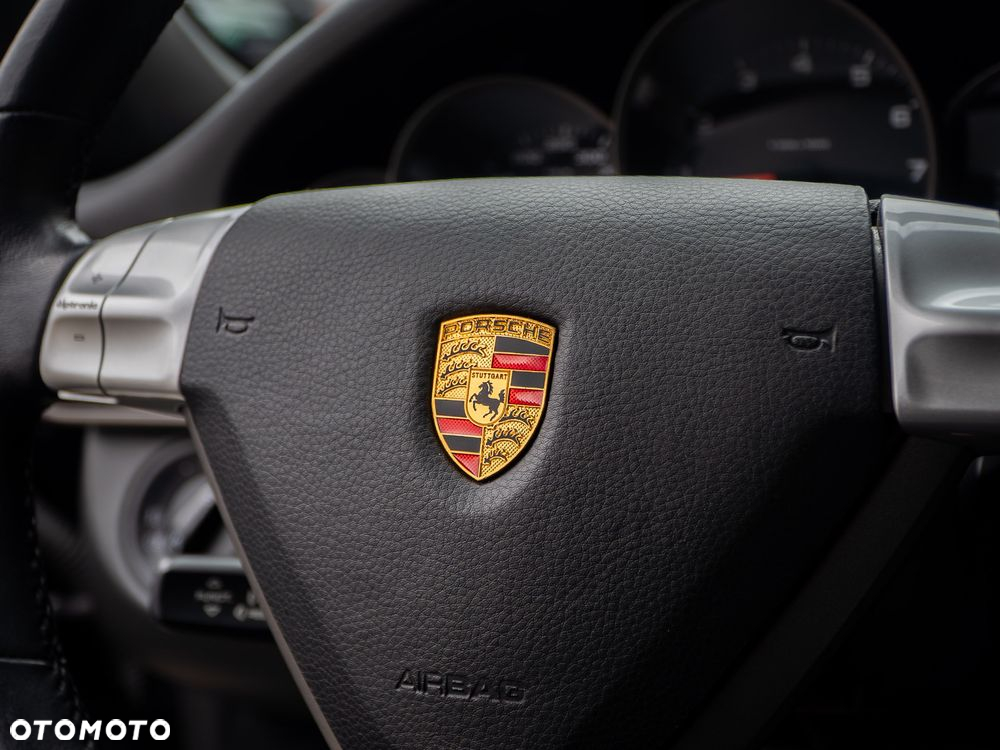 Porsche 911 Carrera Tiptronic S - 36