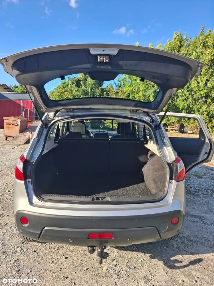 Nissan Qashqai 2.0 dCi DPF 4x4 tekna - 15