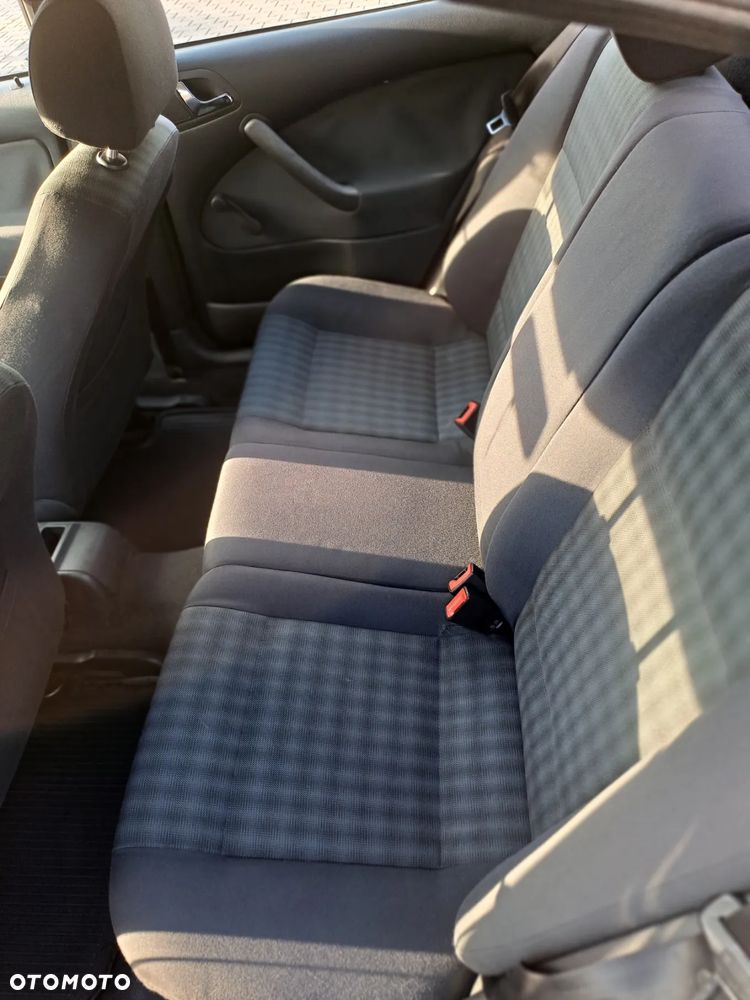 Skoda Octavia 2.0 Ambiente - 6