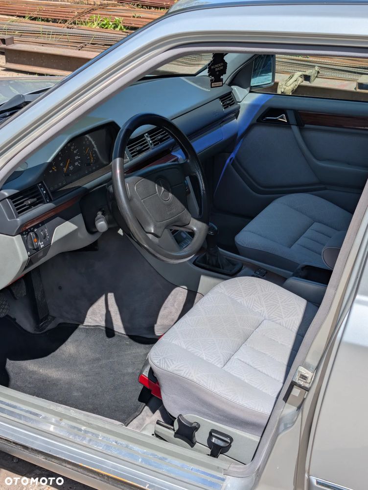 Mercedes-Benz Klasa E 250 D - 10