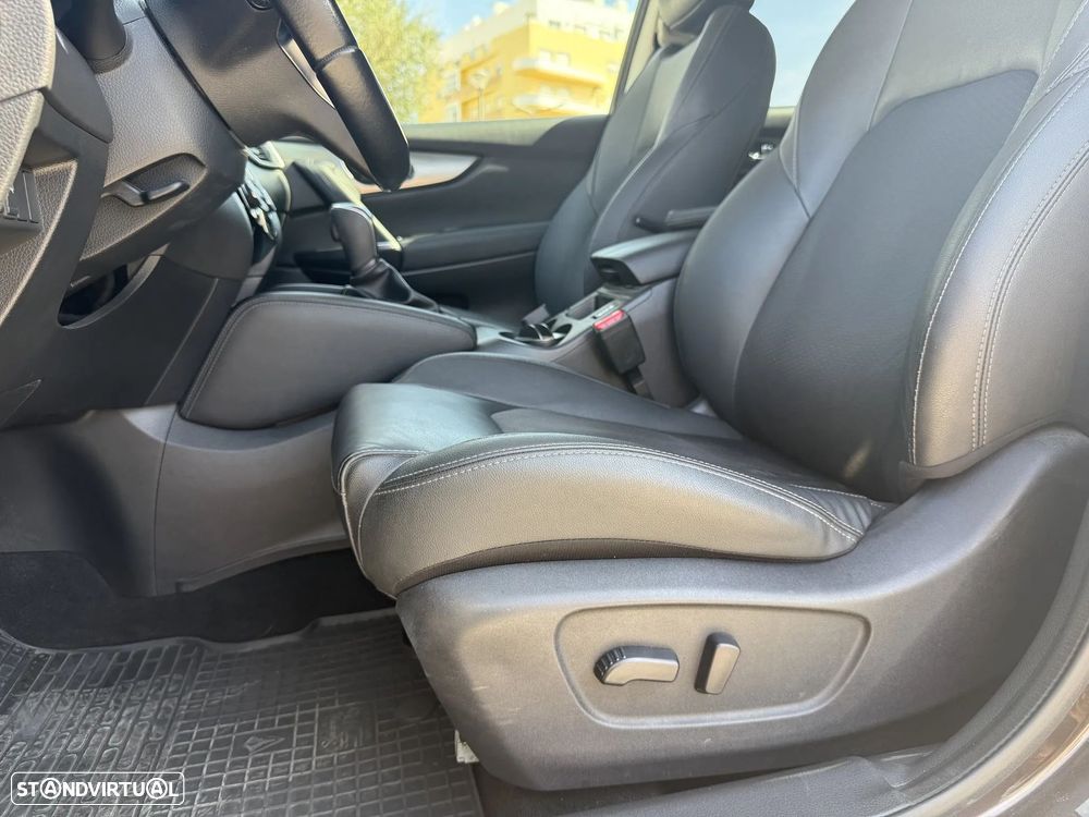 Nissan Qashqai 1.6 dCi Xtronic TEKNA - 8