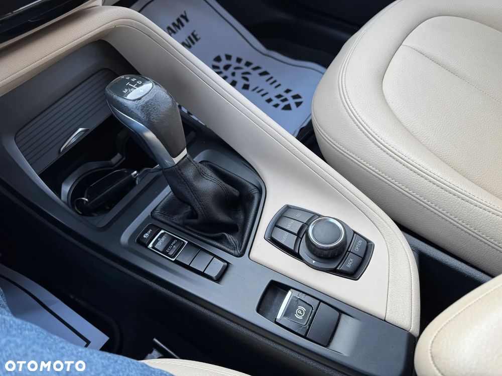 BMW X1 sDrive18d Sport Line - 30