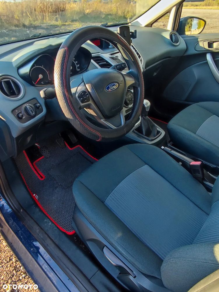 Ford Fiesta 2010 photo 5