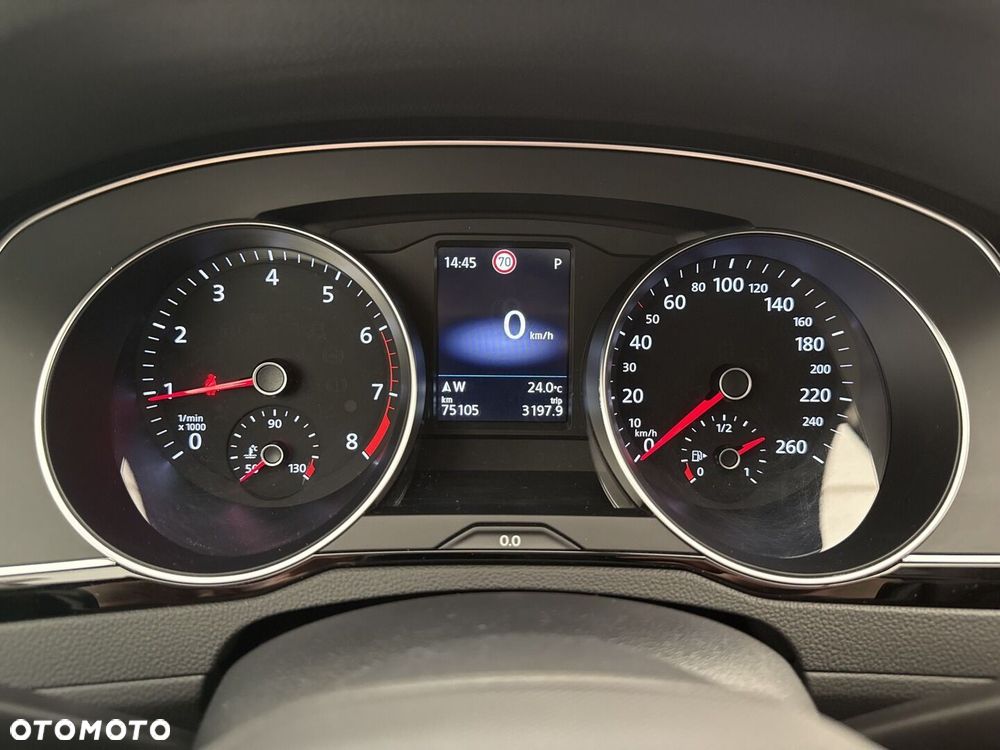 Volkswagen Passat - 15