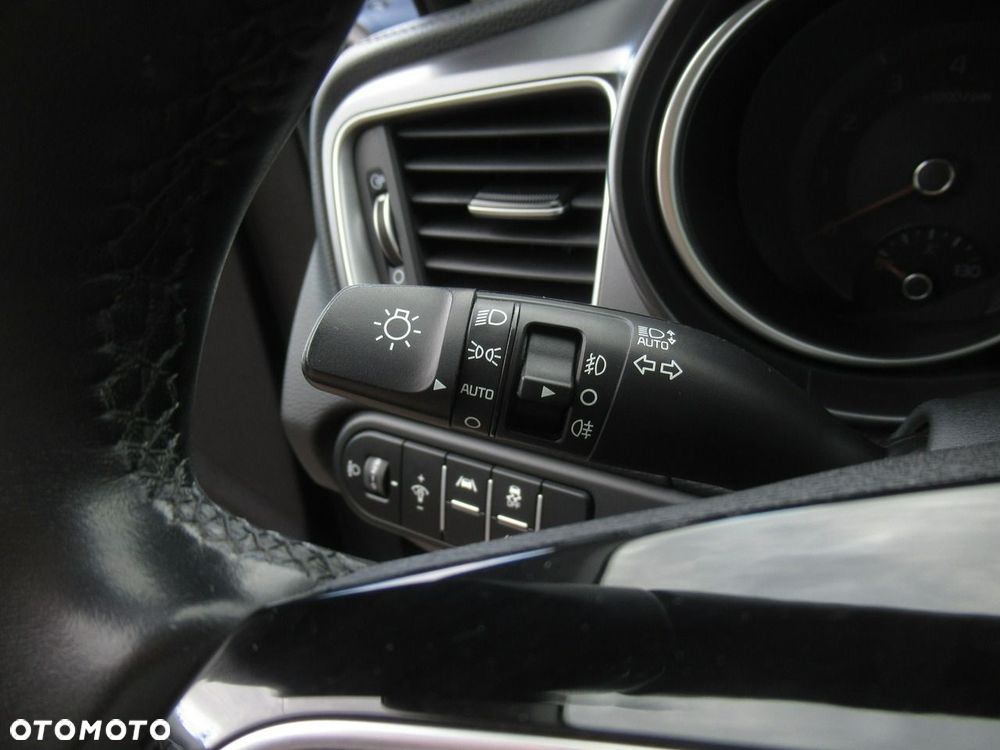 Kia Ceed 1.5 T-GDI M - 13