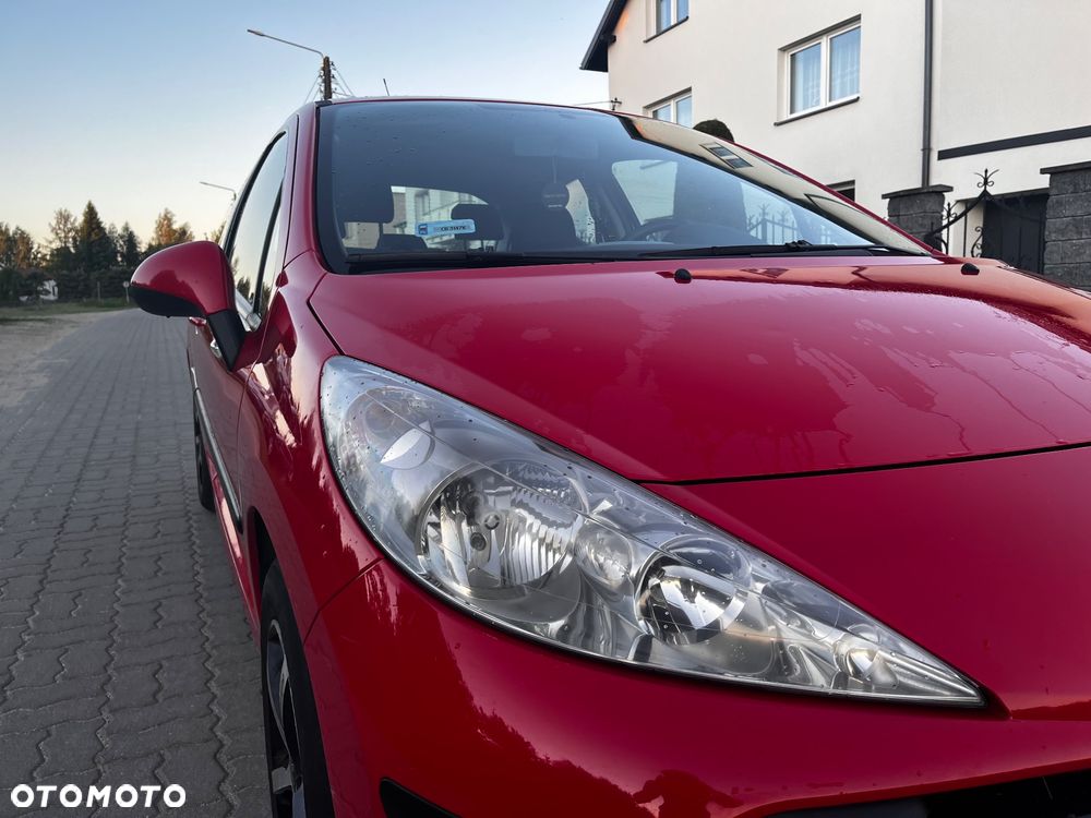 Peugeot 207 - 12