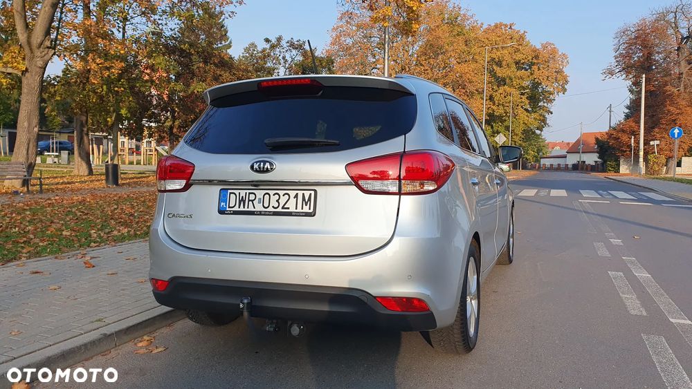 Kia Carens - 7