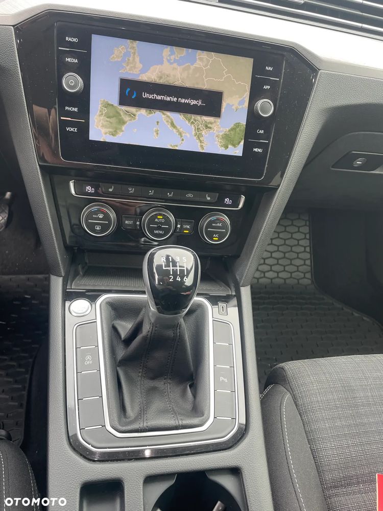 Volkswagen Passat 1.5 TSI EVO Business - 19