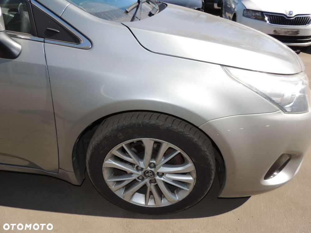 Błotnik prawy Toyota Avensis T27 '18 lift kombi 1G6 - 1