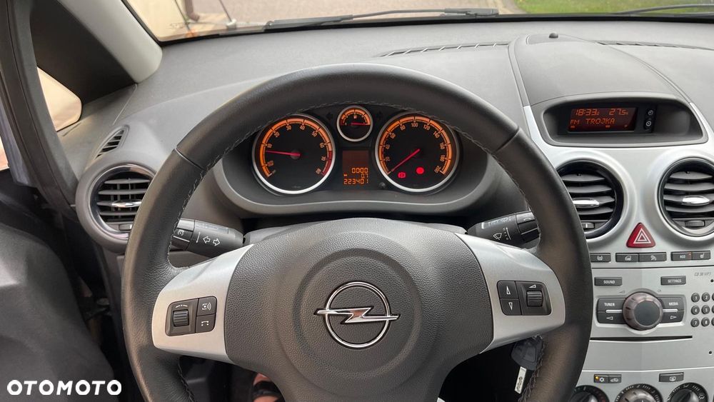 Opel Corsa 1.4 16V Sport - 14