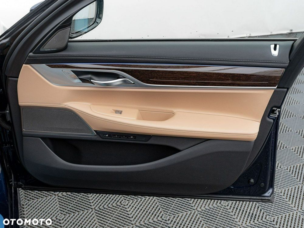 BMW Seria 7 - 33