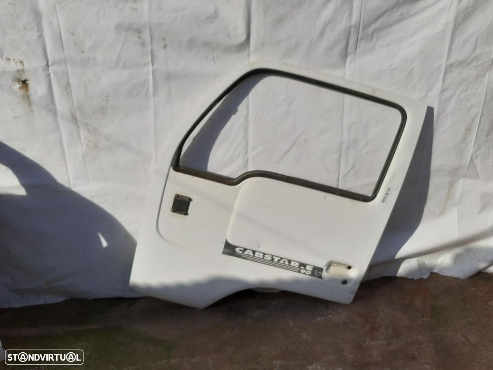 PORTA FRENTE ESQUERDA NISSAN CABSTAR - 1