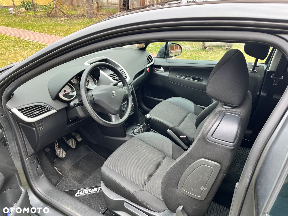 Peugeot 207 - 10