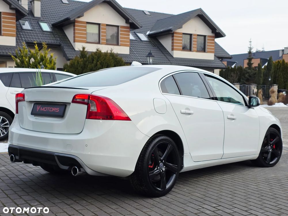 Volvo S60 D4 R-Design - 6
