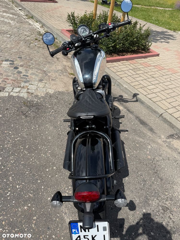Triumph Bonneville Bobber - 21
