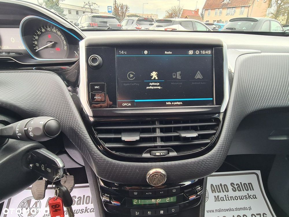 Peugeot 2008 1.2 Pure Tech GPF Allure S&S - 16