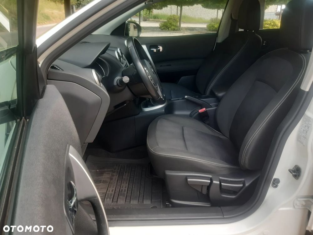 Nissan Qashqai 1.6 DCi N-Connecta - 19