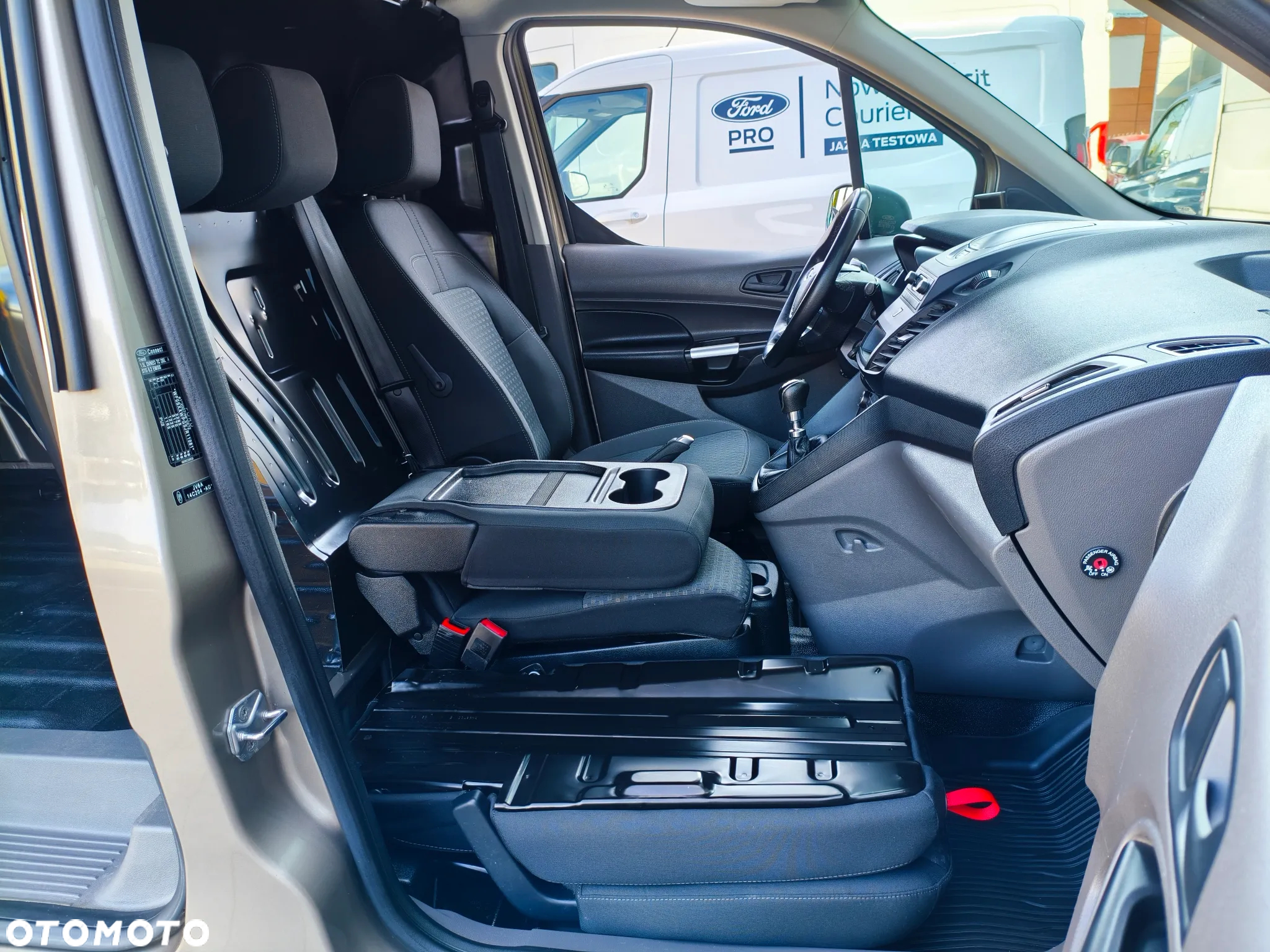 Ford Transit Connect L2 - 17