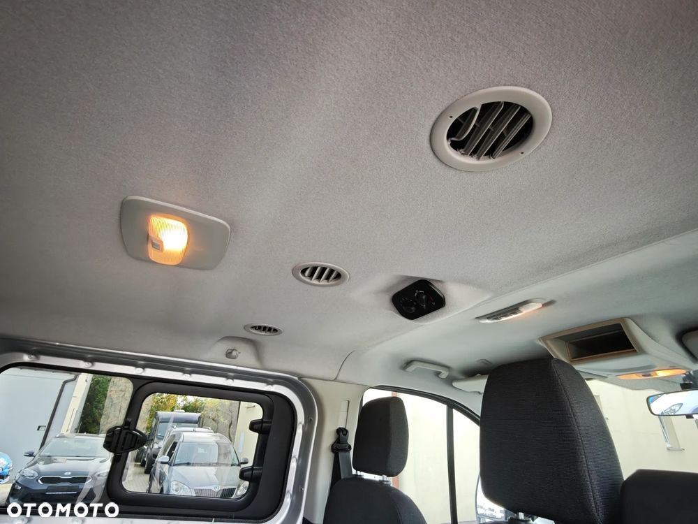 Ford Tourneo Custom - 34