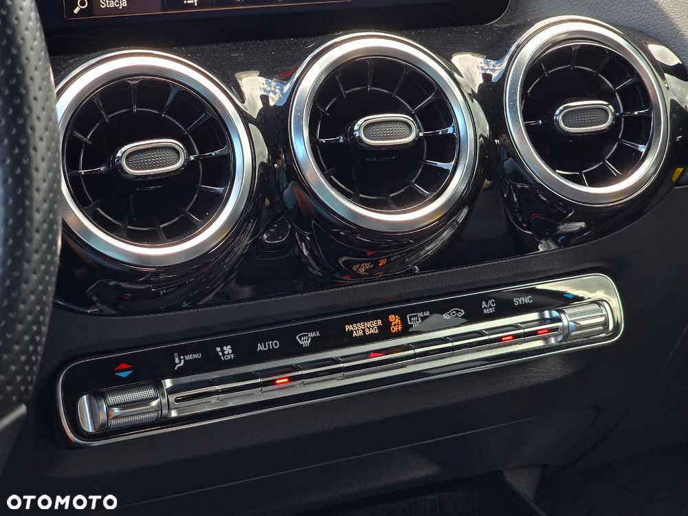 Mercedes-Benz GLA 200 d 8G-DCT AMG Line - 24
