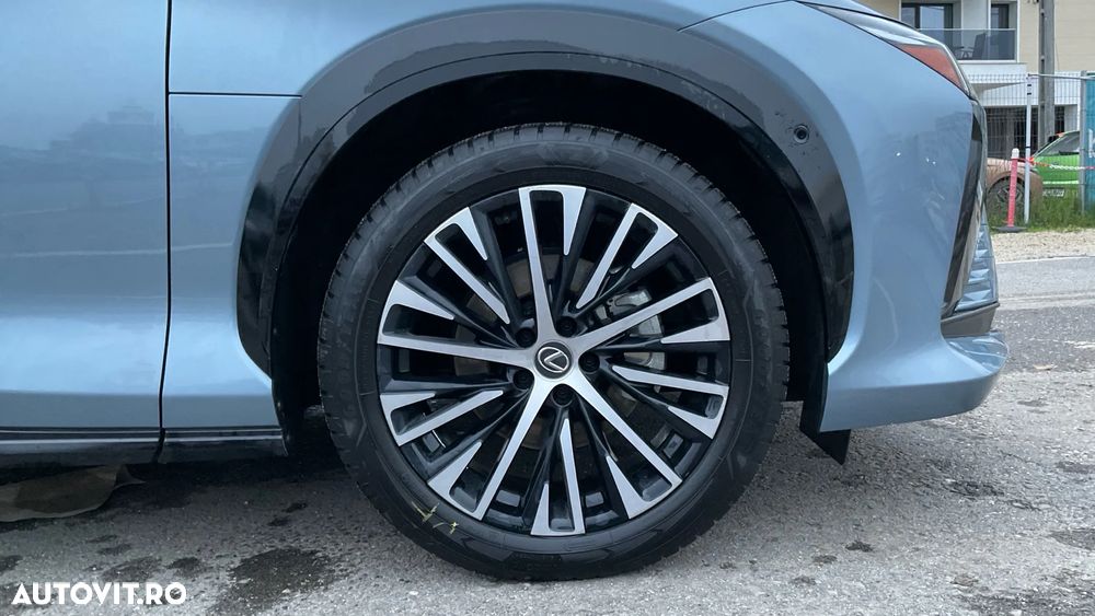 Lexus RZ 450e AWD Luxury - 11