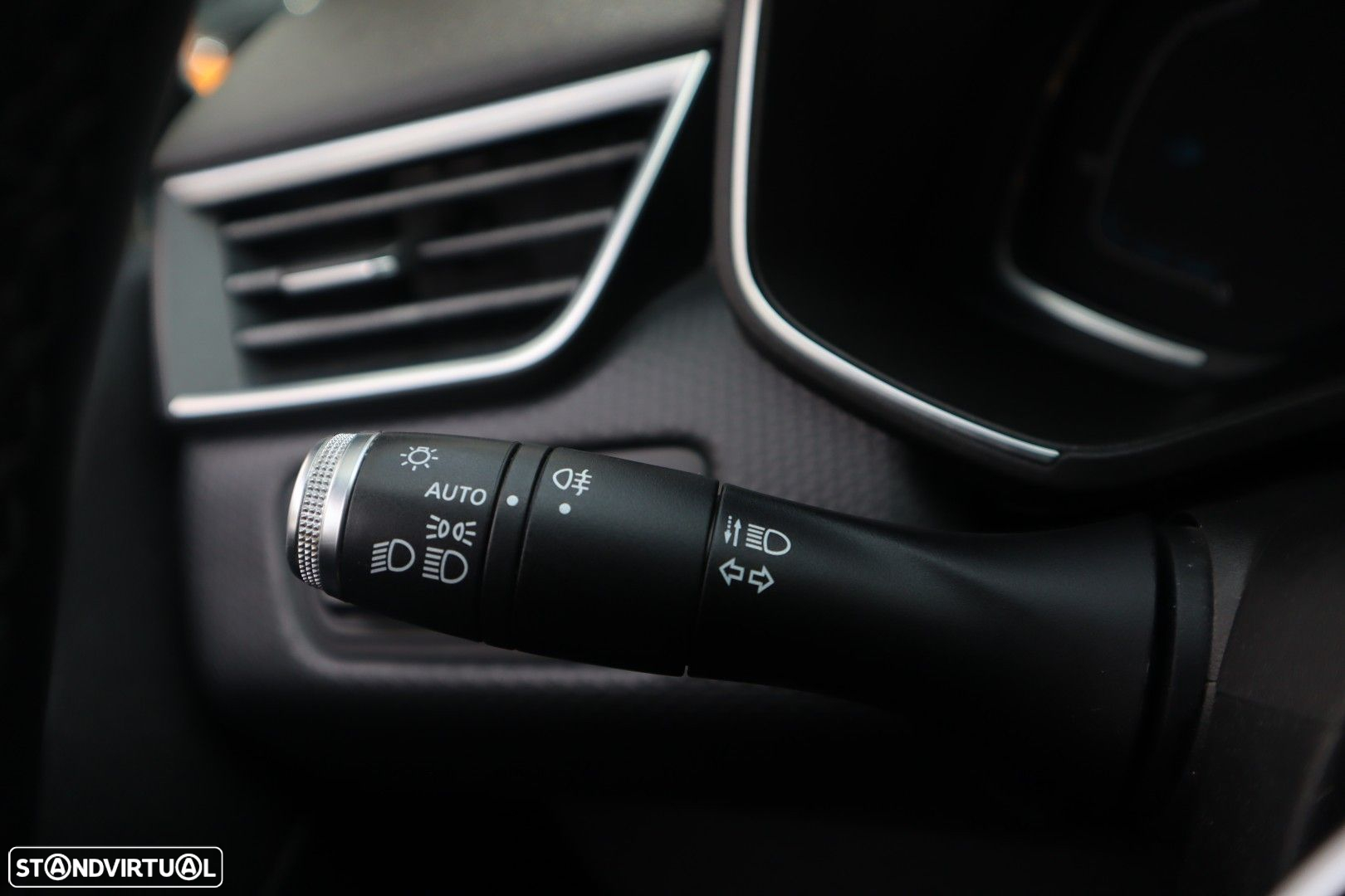 Renault Clio 1.6 E-Tech Full Hybrid Engineered - 29