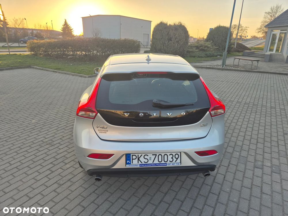Volvo V40 D2 Inscription - 12