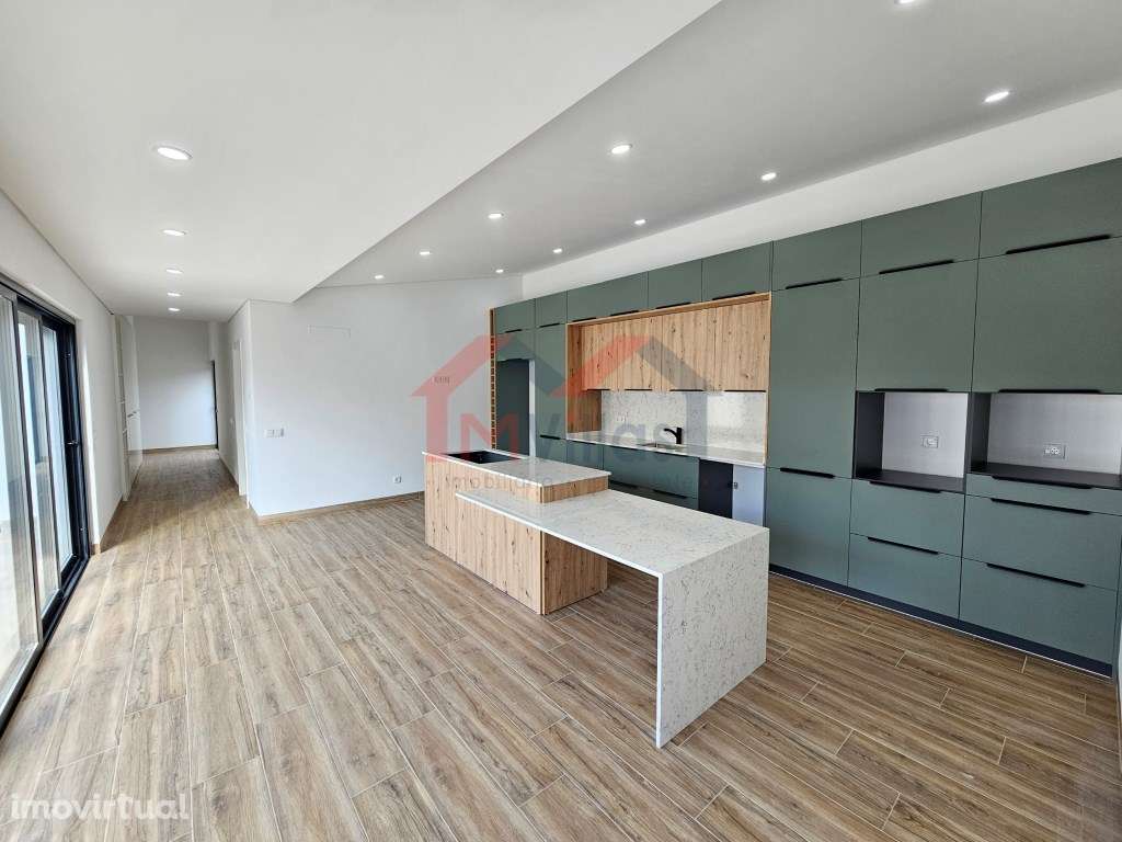 Moradia V3 com garagem e piscina - Loulé - Grande imagem: 5/29