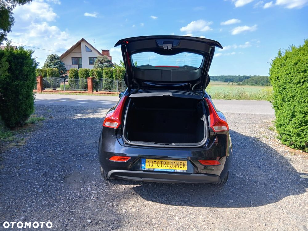 Volvo V40 D2 Momentum - 39