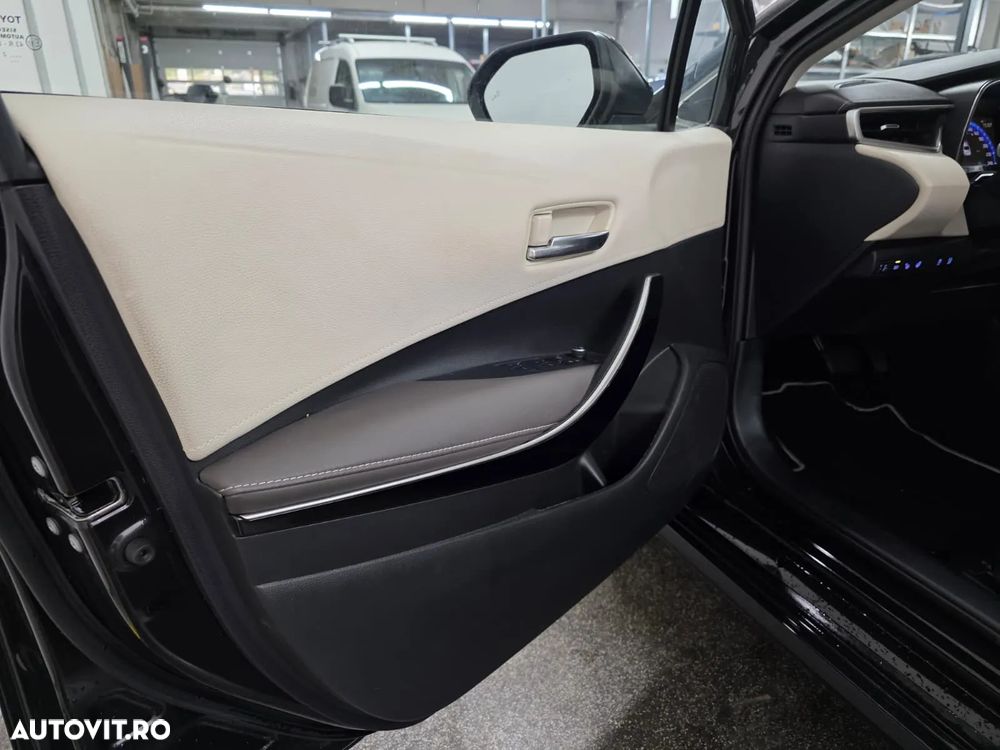Toyota Corolla Sedan 1.8 HSD Exclusive - 12