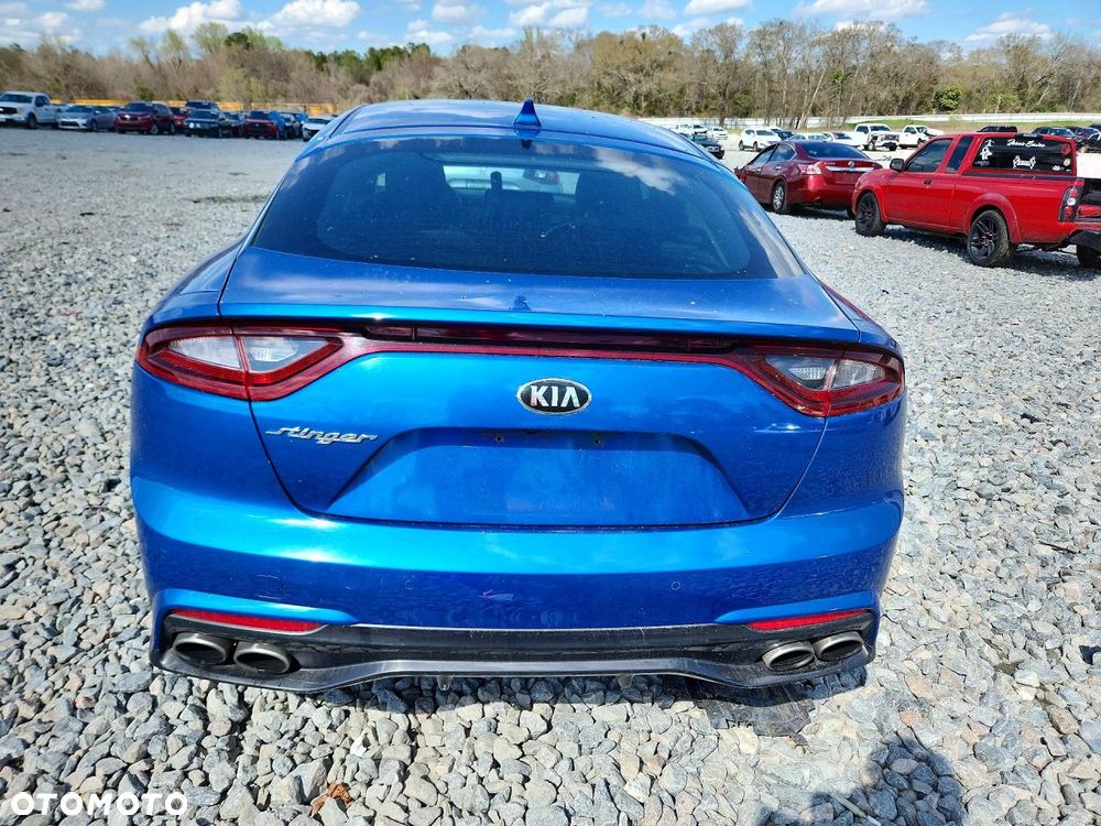 Kia Stinger - 6