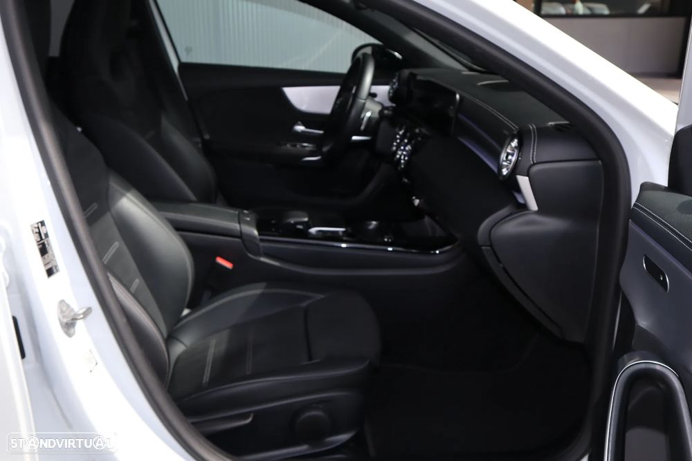 Mercedes-Benz A 250 e 8G-DCT AMG Line - 13